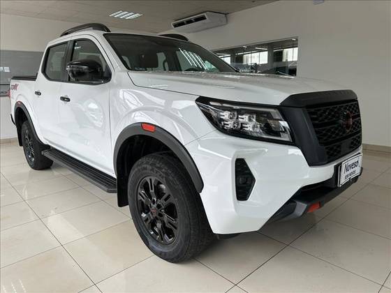 NISSAN FRONTIER 2.3 16V TURBO DIESEL PRO4X CD 4X4 AUTOMÁTICO